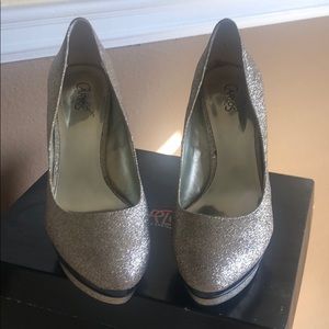 Gold Glitter Platform/Pump by Carlos Santana